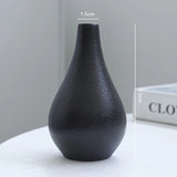 Conjunto com 5 Vasos Decorativos Pretos de Formas Orgânicas
