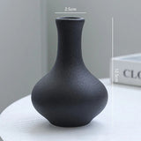 Conjunto com 5 Vasos Decorativos Pretos de Formas Orgânicas